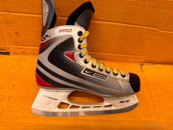 BRUSLE BAUER VAPOR PRO, vel. 44,5/9 - 2