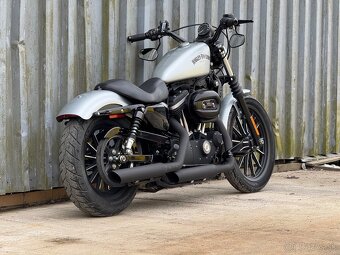 Harley Davidson Sportster Iron 883 Brilliant Silver XL883N - 2