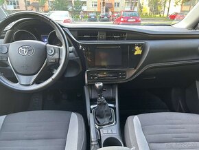 Toyota Auris Combi - 2