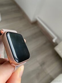 Apple Watch SE 40mm - používané - 2