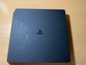 PlayStation 4 Slim - 2