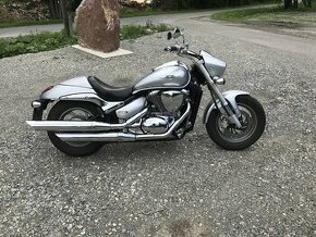 Suzuki Intruder 800 - 2