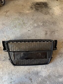 audi a5/ a4 b8 grill maska. - 2