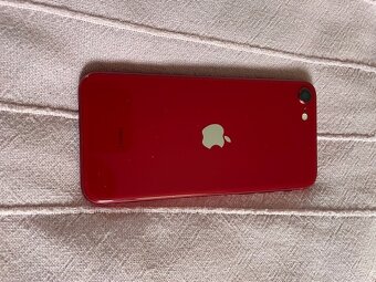 Krásny iphone SE 64GB RED 87 percent batéria TOP STAV - 2