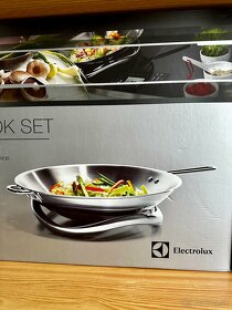 ELECTROLUX Wok Infinite pc: 190eur - 2