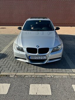 BMW E91 325i / Manuál / Zadný náhon / 6Valec - 2