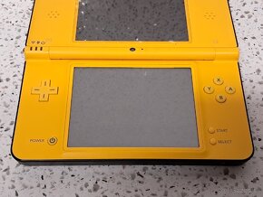 ☆ NINTENDO DSi XL - 2