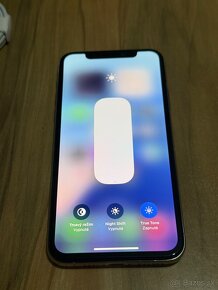 Predám Apple iPhone XS 64GB Silver Stav Nového Telefónu - 2