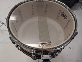 predám snare DC drums maple 14x5,5 - 2