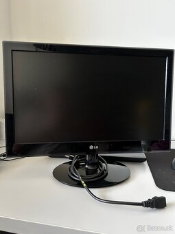 Monitor LG - 2