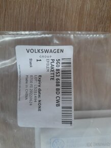 VW GOLF 7 MK7 "BLUEMOTION" LOGO ZNAK 5G0853688 OEM

 - 2