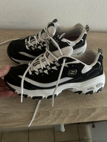 Skechers tenisky s pametovou penou pohodlne 40,5 - 2