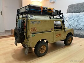 Land Rover Defender D90 Camel Trophy 1/10 - 2