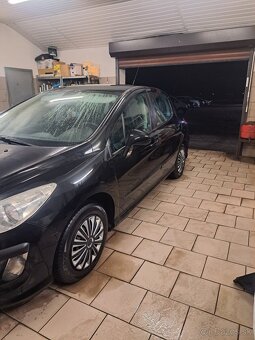 Peugeot 308 1.4 i - 2