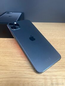 Predám iPhone 11 PRO MAX 64GB, TOP stav, VOLNY, 85% batéria - 2