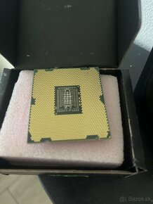 Intel Xeon E5-2620 - 2