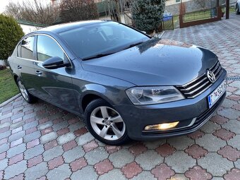 Volkswagen Passat B7 sedan - 2