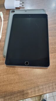 Apple Ipad Mini 5 cellular 2019 model:MUX52FD - 2