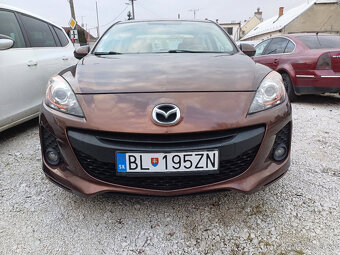 mazda 3,1,6i,77kw,12/2011,sedam manual 6,hnedá met. - 2