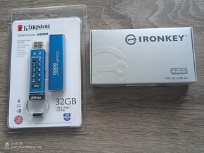 Kingston DataTraveler 2000 - Dátový trezor 256-bit X TS-AES. - 2