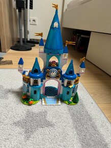 Lego Disney 43206 Zamok Popolusky - 2