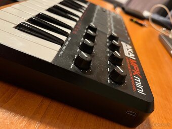 Akai MPK mini - midi controller - 2