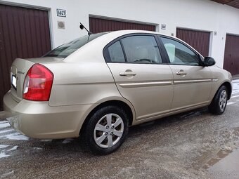 Hyundai Accent 1,4 benzín - klimatizácia - rok 2009 - 2