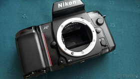 Nikon F801 (na opravu, diely) - 2
