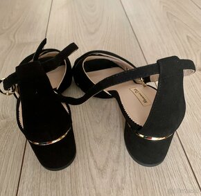 Dámske kožené sandále Massimo Dutti - 2