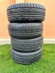 Predam letne pneu Good Year Excellence 235/55R17 - 2