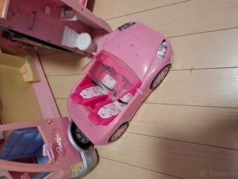 Barbie dom a auto - 2