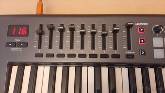 NOVATION LAUNCHKEY 49 MIDI CONTROLLER - 2