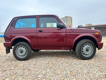 LADA NIVA URBAN BLACK EDITION 1.7, 61 kW, 5MT, 2023, 8000 KM - 2