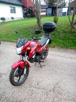 Honda 125 CBS - 2