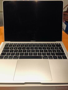 Apple MacBook Air 13-inch 8GB/128GB - 2