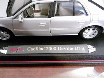 Cadillac 2000 Deville DTS 1:18 Maisto - 2