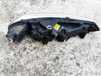 Lave predne svetlo pre peugeot 406 - 2