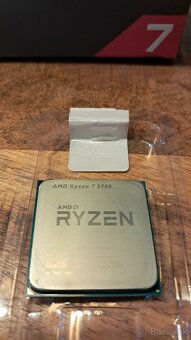 Procesor AMD Ryzen 7 2700 4.1 GHz Turbo - 2