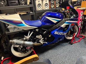 SUZUKI GSXR 600 - 2