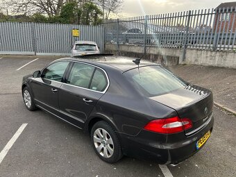 Skoda Superb 2.0 TDI DSG DOVOZ GB - 2