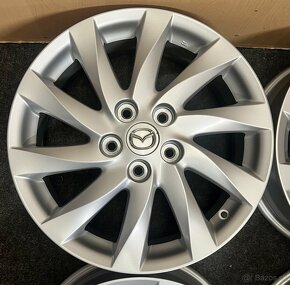 5x114,3 R17 Original Mazda strieborne - 2