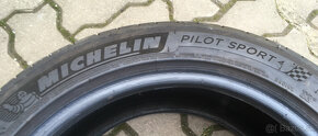 MICHELIN Pilot Sport 4 235/45/ZR17 - 2