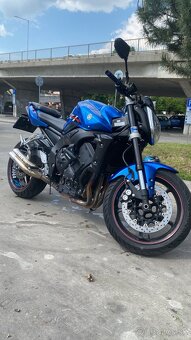 YAMAHA FZ1 - 2