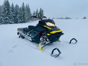 Ski Doo Summit 850 pas 154” REV - 2