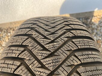 Zimne pneu 225/55 R17 Laufenn - 2