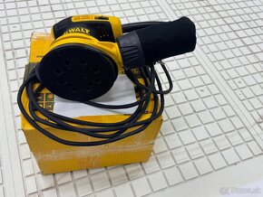 DEWALT ELEKTRICKÁ EXCENTRICKÁ BRÚSKA 125 MM - 2