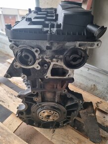 Ford tranzit  Polomotor, hlava komplet 2.2 - 2