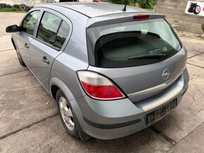 Predám náhradné diely na Opel Astra H 1.4benz. - 2