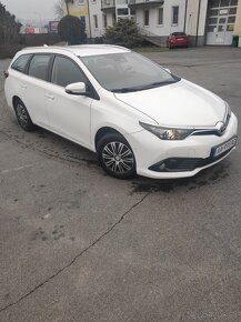 Toyota Auris combi - Top stav - 2