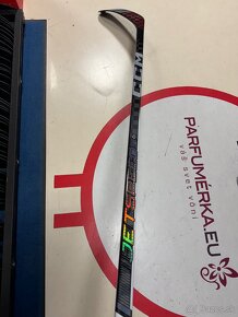 UPLNE NOVA PROFI HOKEJKA MIEROVKA CCM JETSPEED FT6 PRO BERGM - 2